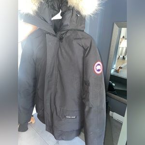 Canada Goose Chilliwack bomber heritage last year model ( worn only 1 winter)